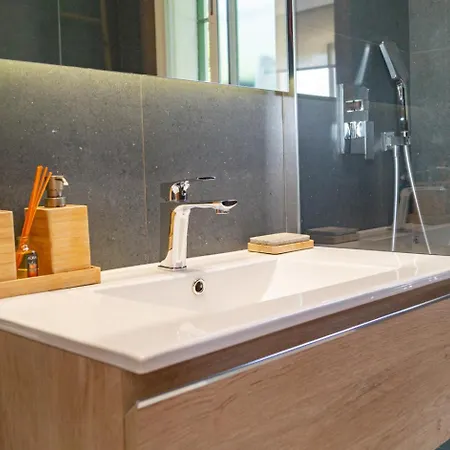 公寓 Brillante 156 *